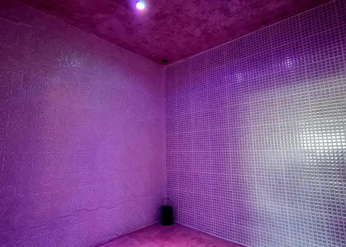 Pousterle De - Piscine & Hammam *